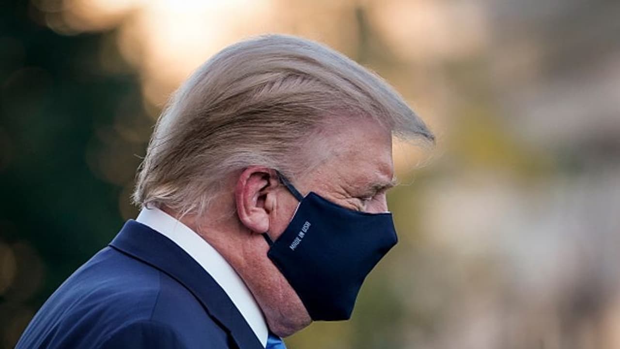 కోలుకుంటున్న ట్రంప్: వ్యక్తిగత ఫీజిషియన్ ప్రకటన కోలుకుంటున్న ట్రంప్: వ్యక్తిగత ఫీజిషియన్ ప్రకటన