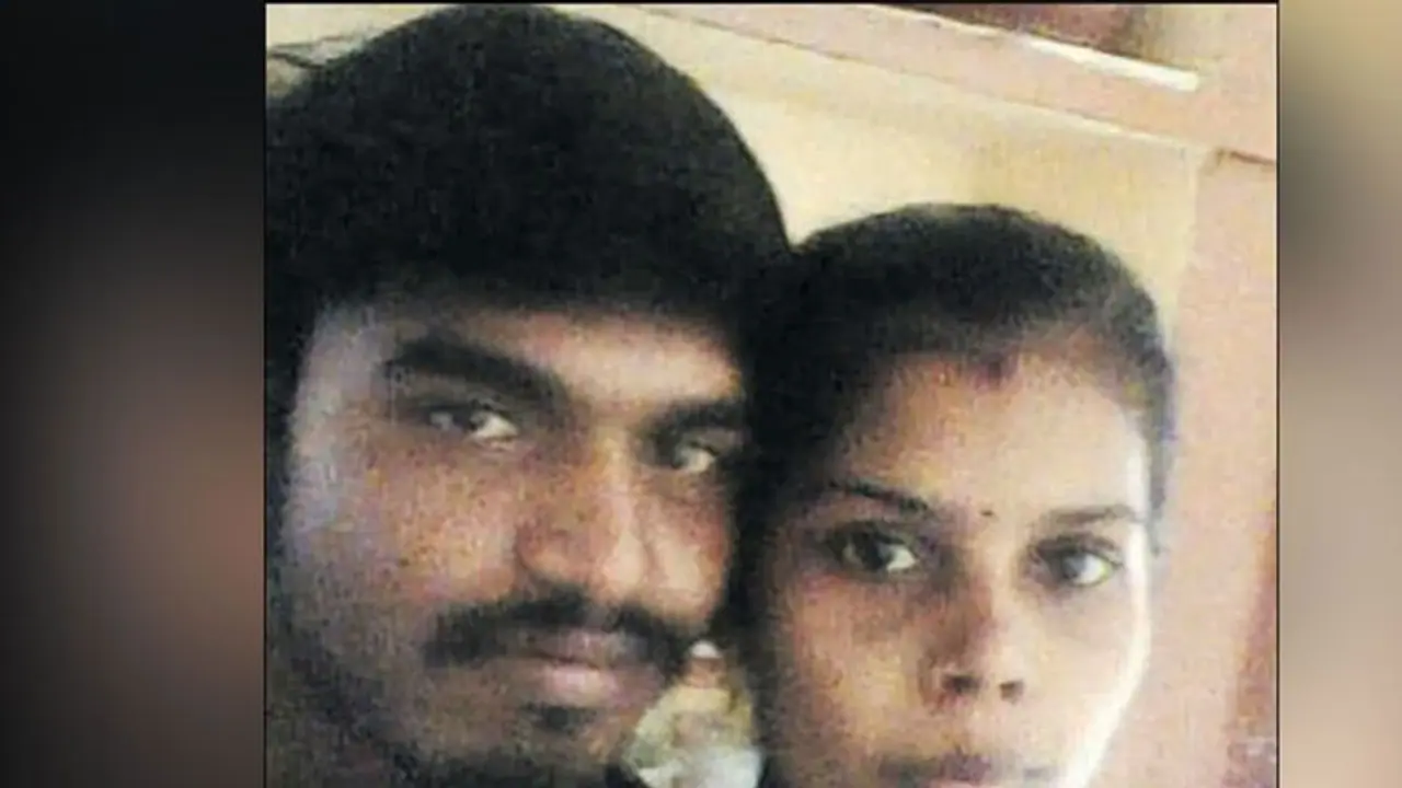 காதல் திருமணம் செய்த புதுமண தம்பதி ஒரே துப்பட்டாவில் தூக்குப்போட்டு தற்கொலை.. கதறிய துடித்த பெற்றோர்..! காதல் திருமணம் செய்த புதுமண தம்பதி ஒரே துப்பட்டாவில் தூக்குப்போட்டு தற்கொலை.. கதறிய துடித்த பெற்றோர்..!