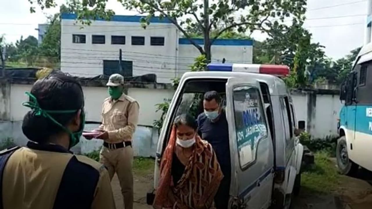 স্ত্রীকে খুন করে থানায় আত্মসমর্পণ কর্মহীন স্বামীর, ঘরোয়া অশান্তিতে'খুন' পুরুলিয়ায়