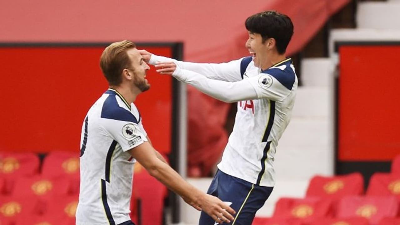 ടോട്ടന്ഹാമിന് മുന്നില് നാണംകെട്ട് മാഞ്ചസ്റ്റര്; ലെസ്റ്ററിനെതിരെ വെസ്റ്റ്ഹാമിന് അട്ടിമറി ജയം ടോട്ടന്ഹാമിന് മുന്നില് നാണംകെട്ട് മാഞ്ചസ്റ്റര്; ലെസ്റ്ററിനെതിരെ വെസ്റ്റ്ഹാമിന് അട്ടിമറി ജയം