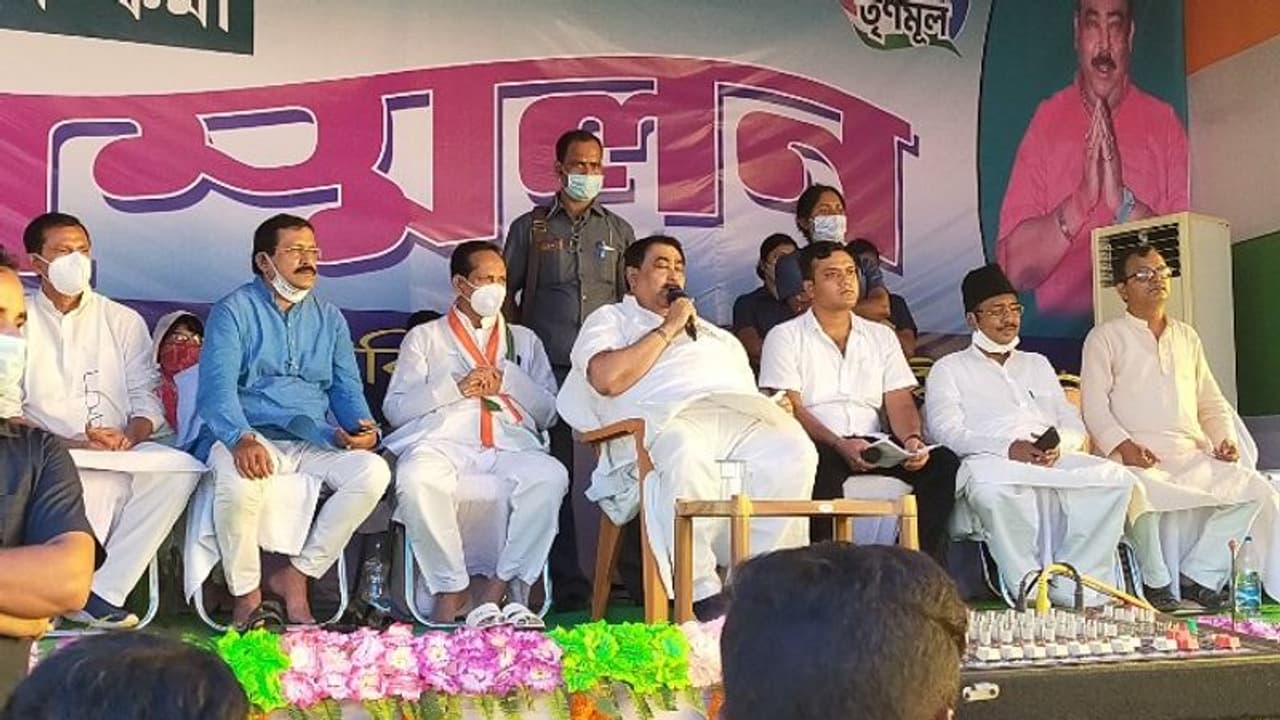 'বিজেপিকে ভোট দিলে উন্নয়ন বন্ধ করে দিন', তৃণমূলের কর্মিসভায় বিতর্কিত মন্তব্য অনুব্রতের