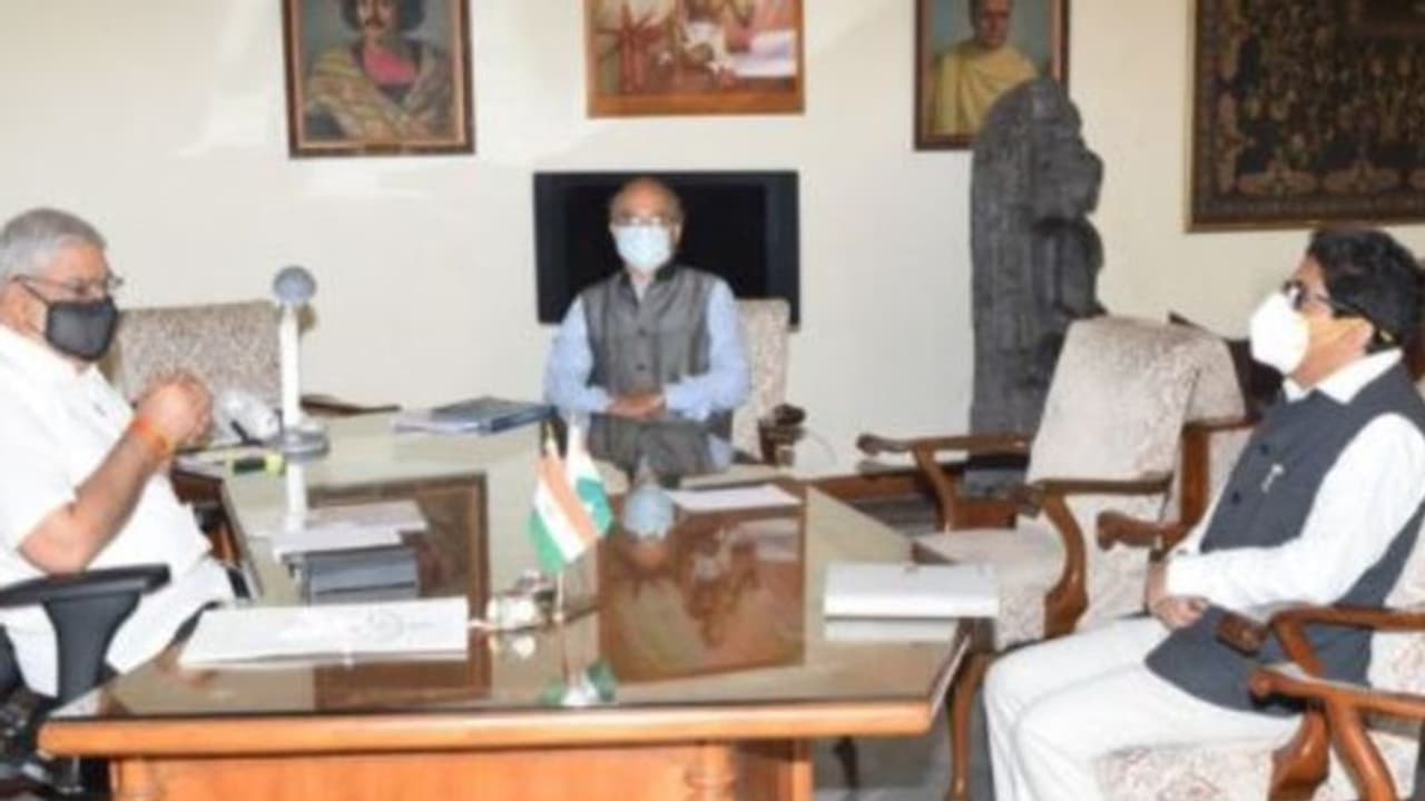 'ছক কষে খুন করা বন্ধ হোক', রাজভবনে রাজ্যপালের সঙ্গে সাক্ষাৎ মুখ্যসচিবের 'ছক কষে খুন করা বন্ধ হোক', রাজভবনে রাজ্যপালের সঙ্গে সাক্ষাৎ মুখ্যসচিবের