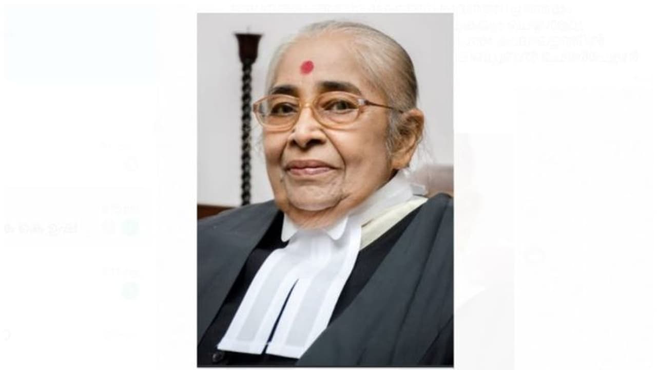 കേരള ഹൈക്കോടതിയിലെ ആദ്യ മലയാളി വനിതാ ചീഫ് ജസ്റ്റിസ് കെ കെ ഉഷ അന്തരിച്ചു കേരള ഹൈക്കോടതിയിലെ ആദ്യ മലയാളി വനിതാ ചീഫ് ജസ്റ്റിസ് കെ കെ ഉഷ അന്തരിച്ചു