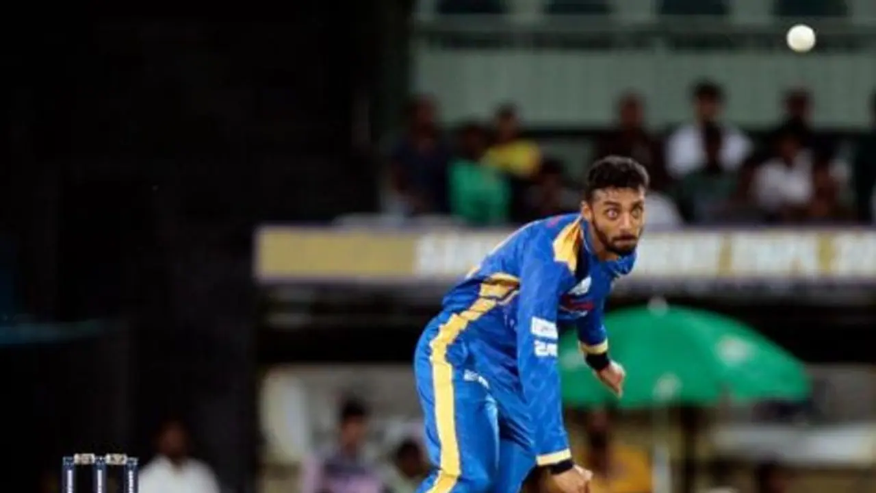 2 முறை வாய்ப்பை நழுவவிட்ட தமிழக வீரருக்கு இந்திய அணியில் இடம்..! இந்திய டி20 அணி.. ஹர்ஷா போக்ளேவின் தேர்வு 2 முறை வாய்ப்பை நழுவவிட்ட தமிழக வீரருக்கு இந்திய அணியில் இடம்..! இந்திய டி20 அணி.. ஹர்ஷா போக்ளேவின் தேர்வு