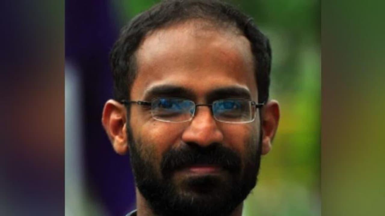 যোগীর পুলিশের হাতে বন্দি কেরলের সাংবাদিক, হাথরস যাওয়ার পথেই আটক করা হয় যোগীর পুলিশের হাতে বন্দি কেরলের সাংবাদিক, হাথরস যাওয়ার পথেই আটক করা হয়