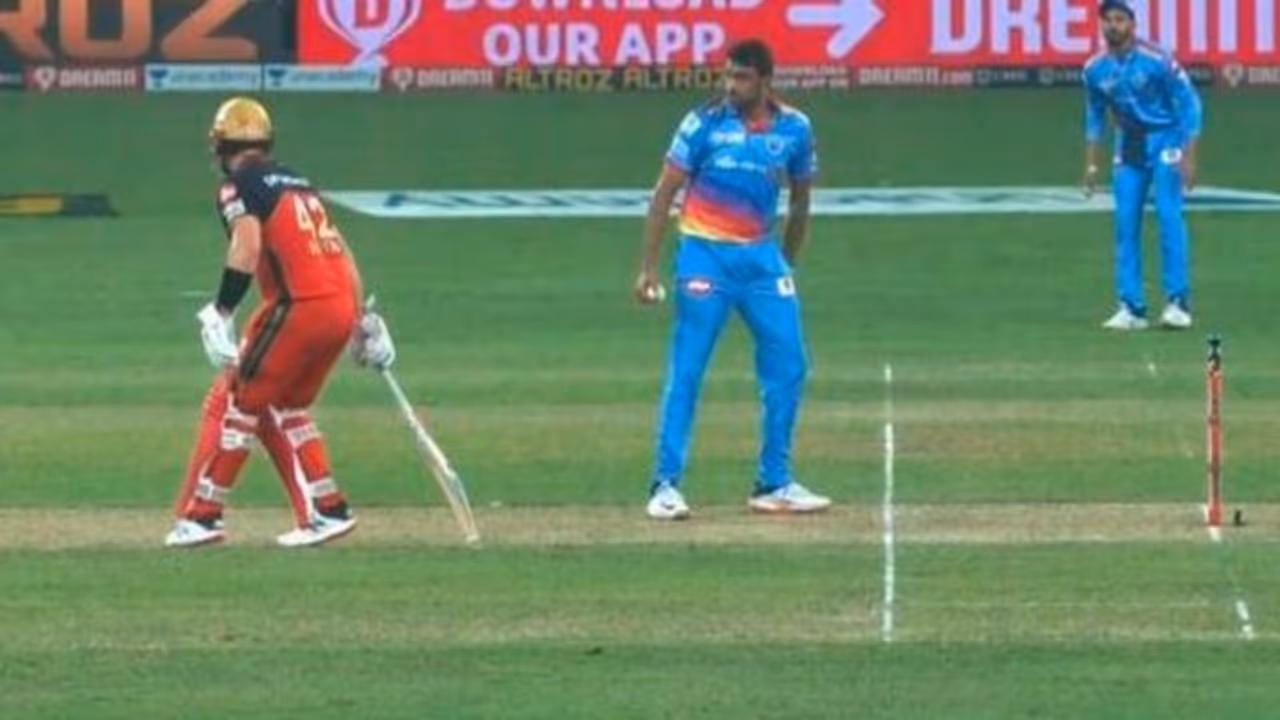 মাঁকড় পদ্ধতির সুযোগ পেয়েও আউট করলেন না অশ্বিন, দিলেন শেষ ওয়ার্নিং