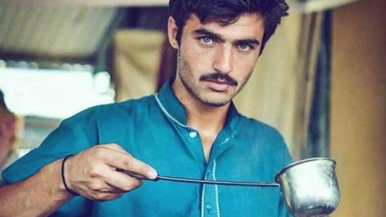 From viral sensation to entrepreneur, Pakistan's famous chailwala Arshad Khan bags Rs 10 million From viral sensation to entrepreneur, Pakistan's famous chailwala Arshad Khan bags Rs 10 million