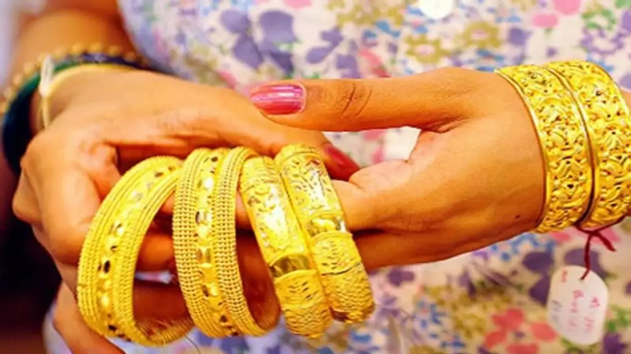 വിപണിക്ക് ആശ്വാസം; സ്വര്ണ വില കുറഞ്ഞു വിപണിക്ക് ആശ്വാസം; സ്വര്ണ വില കുറഞ്ഞു