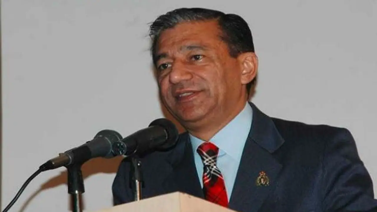 ಬ್ರೆಕಿಂಗ್; ಸಿಬಿಐ ಮಾಜಿ ನಿರ್ದೇಶಕ ಆತ್ಮಹತ್ಯೆಗೆ ಶರಣು ಬ್ರೆಕಿಂಗ್; ಸಿಬಿಐ ಮಾಜಿ ನಿರ್ದೇಶಕ ಆತ್ಮಹತ್ಯೆಗೆ ಶರಣು