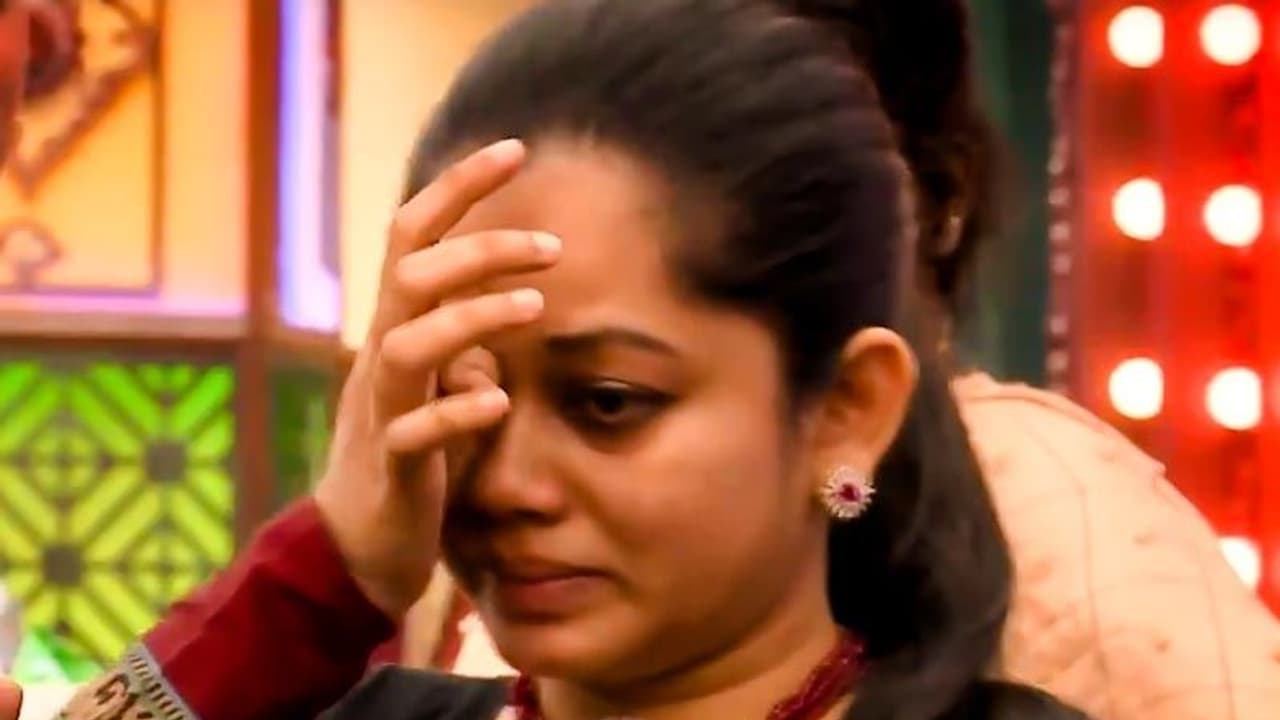 எனக்கு அட்ரஸ் கூட கிடையாது... பெயரை கெடுத்துக்க கூடாது என கண்ணீர் விட்ட அனிதா..! எனக்கு அட்ரஸ் கூட கிடையாது... பெயரை கெடுத்துக்க கூடாது என கண்ணீர் விட்ட அனிதா..!