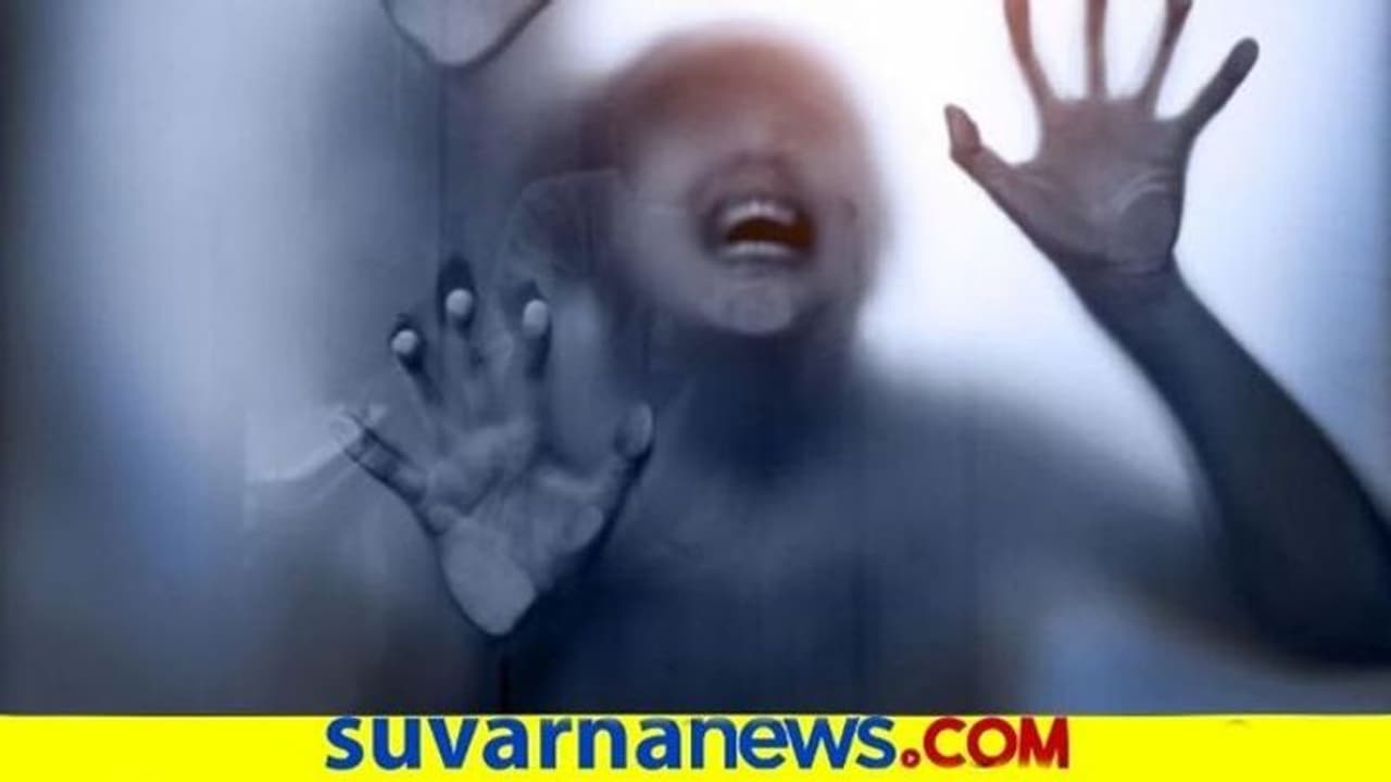 ಮನೆಯಿಂದ ಹೊರ ಹೋಗಿ ಮಹಿಳೆ ಕೆಲಸ ಮಾಡೋದೆ ತಪ್ಪಾ? ಎಂಥಾ ಘೋರ ಕೃತ್ಯ ಮನೆಯಿಂದ ಹೊರ ಹೋಗಿ ಮಹಿಳೆ ಕೆಲಸ ಮಾಡೋದೆ ತಪ್ಪಾ? ಎಂಥಾ ಘೋರ ಕೃತ್ಯ