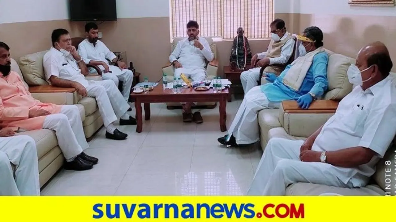 'ನಾಯಕರಿಬ್ಬರ ಕಚ್ಚಾಟದಿಂದ ಬೈ ಎಲೆಕ್ಷನ್ನಲ್ಲಿ ಕಾಂಗ್ರೆಸ್ಗೆ ಸೋಲು' 'ನಾಯಕರಿಬ್ಬರ ಕಚ್ಚಾಟದಿಂದ ಬೈ ಎಲೆಕ್ಷನ್ನಲ್ಲಿ ಕಾಂಗ್ರೆಸ್ಗೆ ಸೋಲು'