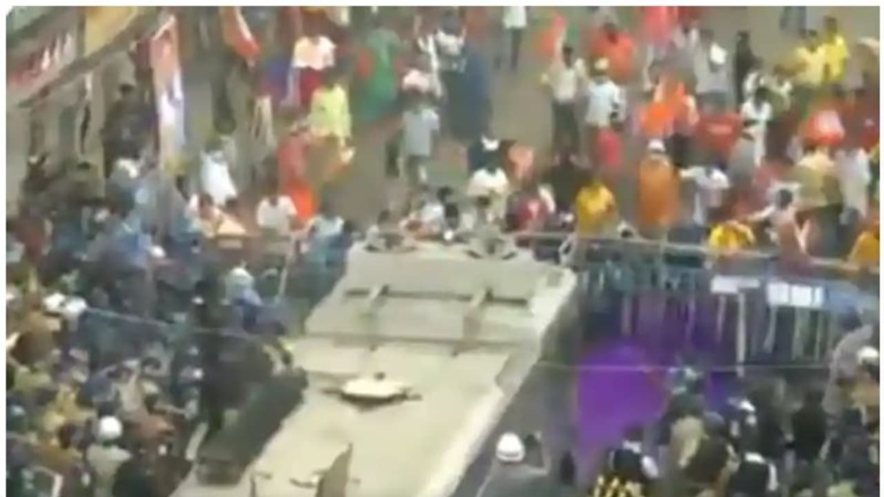 കൊല്ക്കത്തയില് ബിജെപി റാലി സംഘര്ഷത്തില് കലാശിച്ചു; ലാത്തിച്ചാര്ജില് നേതാക്കള്ക്കടക്കം പരിക്ക് കൊല്ക്കത്തയില് ബിജെപി റാലി സംഘര്ഷത്തില് കലാശിച്ചു; ലാത്തിച്ചാര്ജില് നേതാക്കള്ക്കടക്കം പരിക്ക്