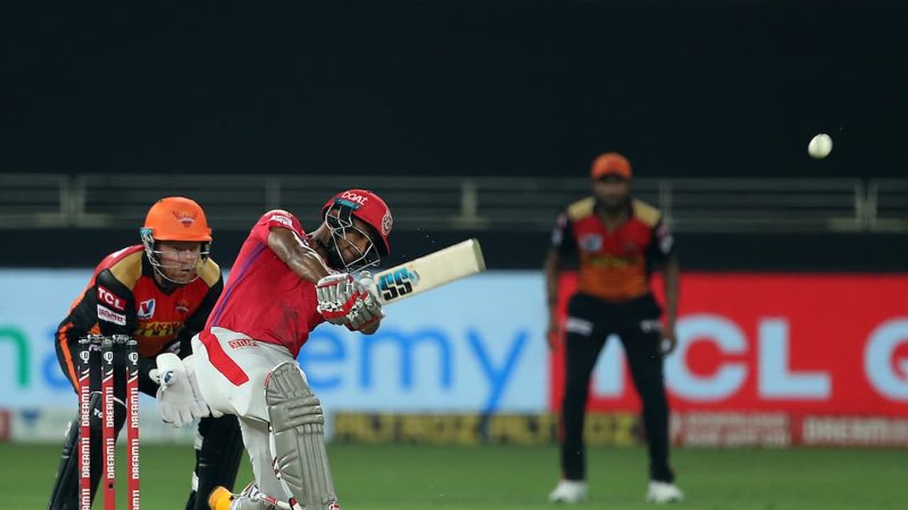 KXIPvsSRH: అదరగొట్టిన సన్‌రైజర్స్ బౌలింగ్... స్వల్ప స్కోరుకే పరిమితమైన కింగ్స్ ఎలెవన్...