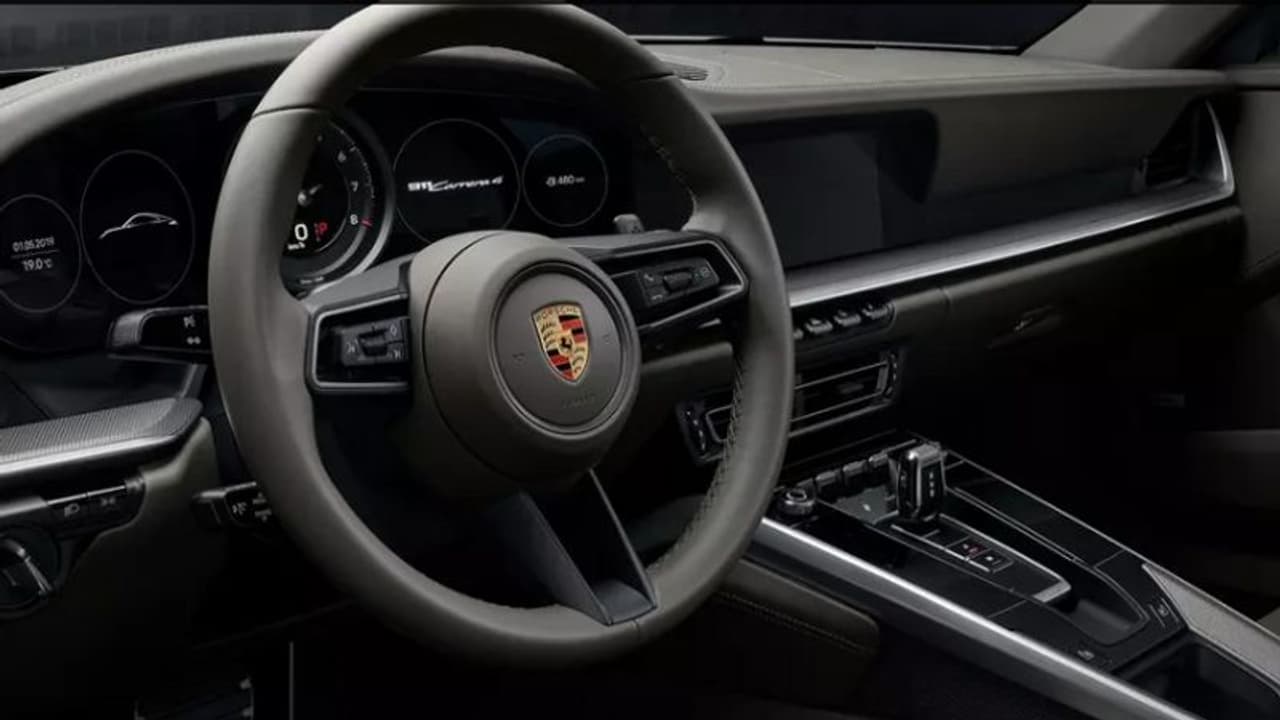 ഇന്ത്യയില്‍ ഓരോ ആഴ്‍ചയും ഓരോ കാറുകള്‍ വീതം വിറ്റ് ഈ ആഡംബര വണ്ടിക്കമ്പനി!