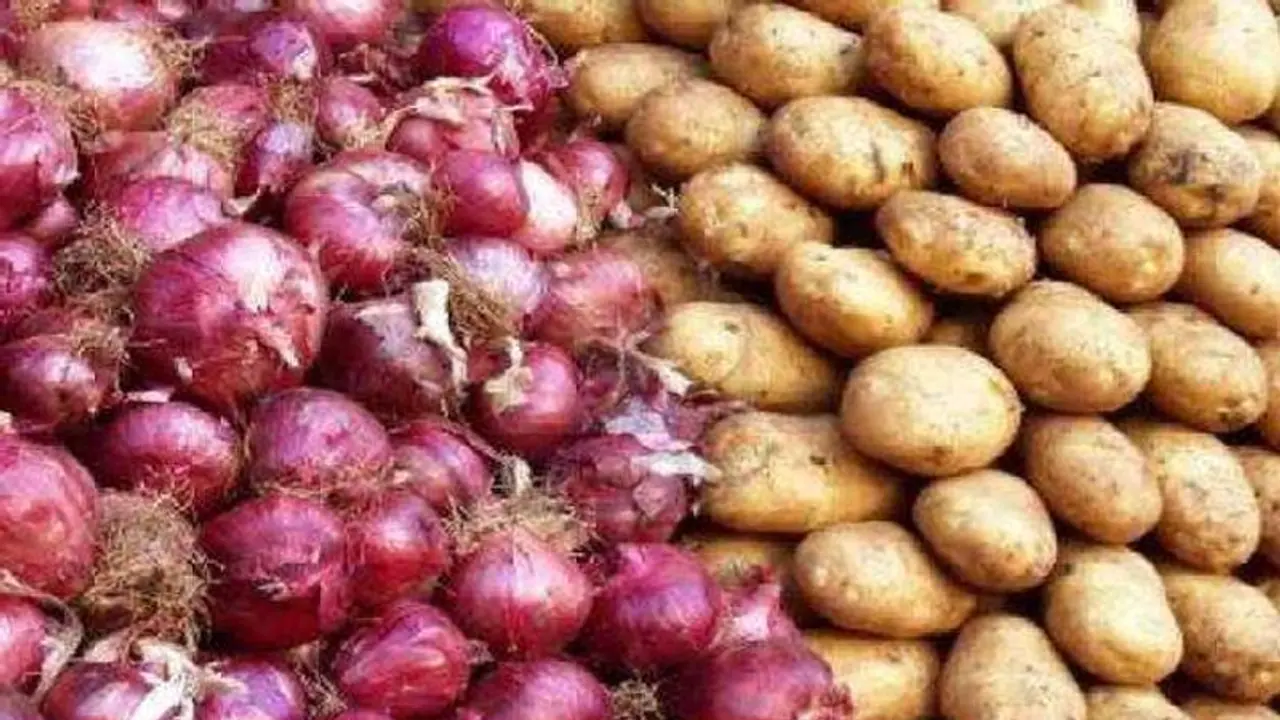 Potato, onion continues to price high in Kolkata Potato, onion continues to price high in Kolkata