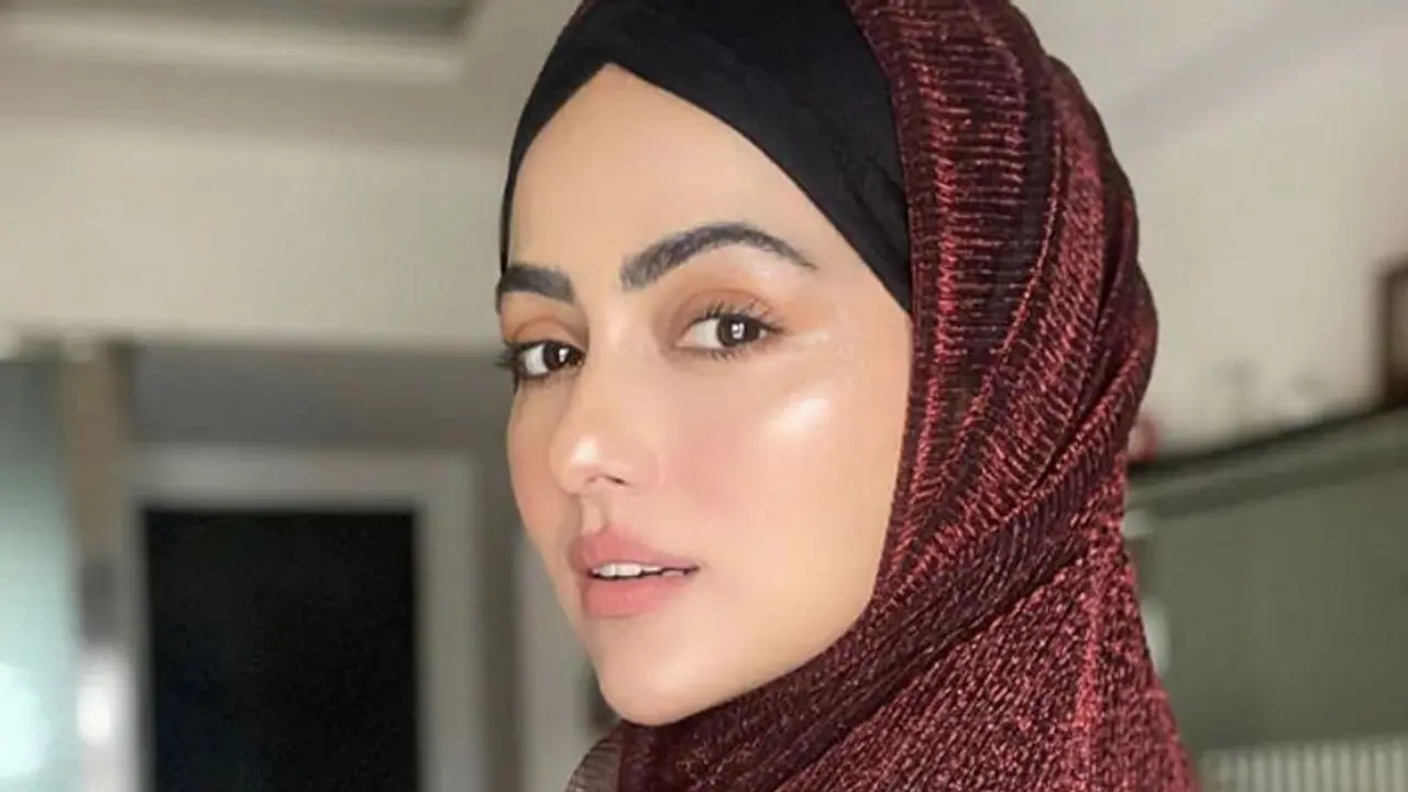 From late night parties, showbiz to early morning prayers, here's how Sana Khan's life changed From late night parties, showbiz to early morning prayers, here's how Sana Khan's life changed