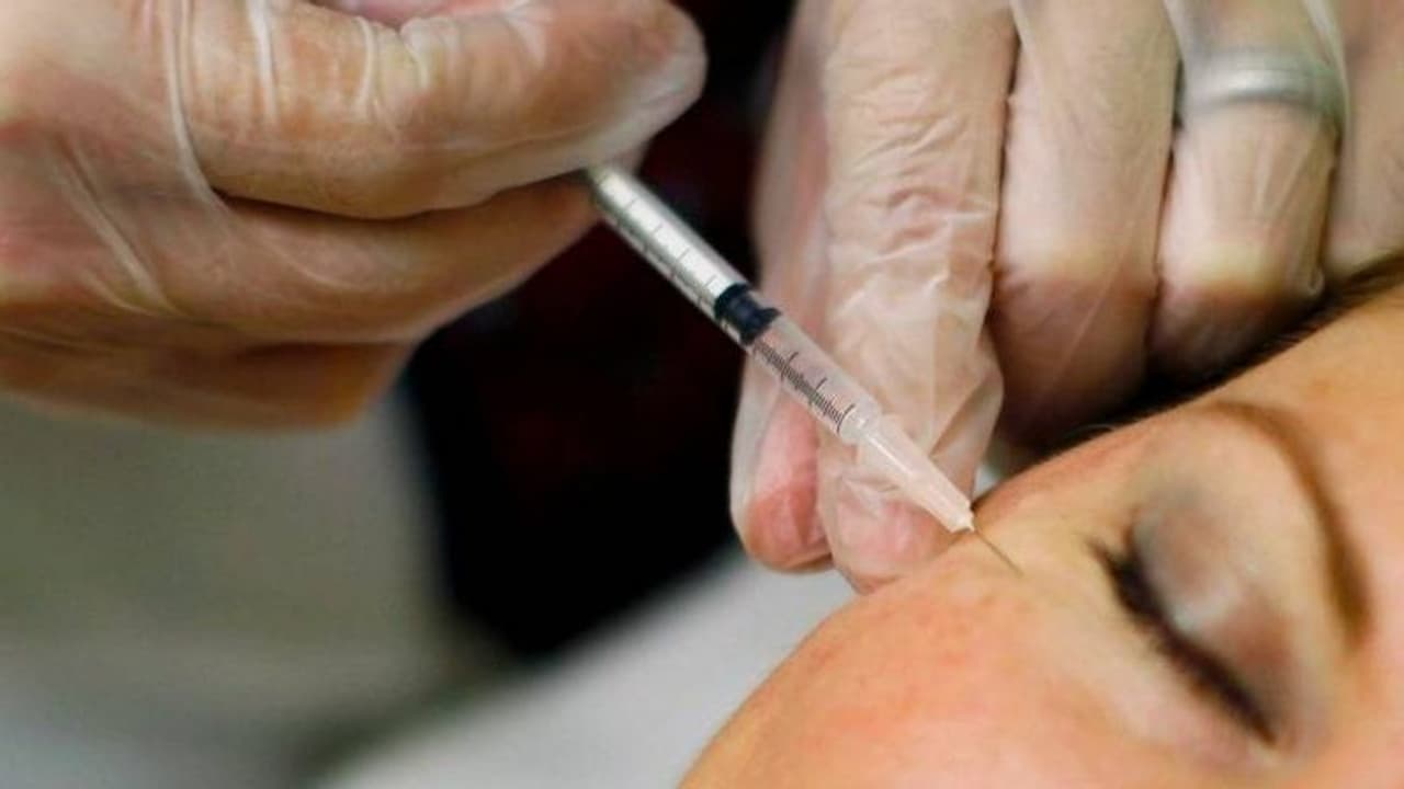 ప్రియురాలికి విషం ఇంజక్షన్ ఇచ్చి చంపిన ప్రియుడు.. ఎందుకంటే...