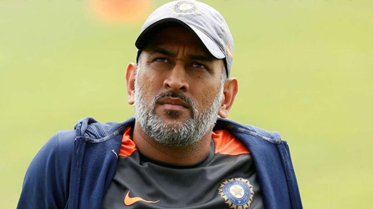 चेन्नई की लगातार हार से नाराज शख्स ने दी धोनी की बेटी के रेप की धमकी, इरफ़ान पठान ने ऐसे सिखाया सबक चेन्नई की लगातार हार से नाराज शख्स ने दी धोनी की बेटी के रेप की धमकी, इरफ़ान पठान ने ऐसे सिखाया सबक