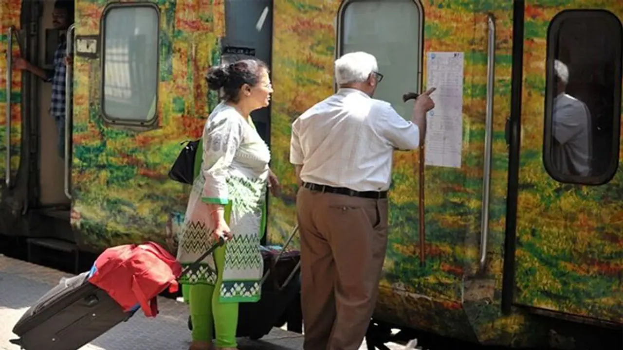 ट्रेन छूटने से आधे घंटे पहले जारी होगा दूसरा आरक्षण चार्ट, आज से लागू होंगे नए नियम ट्रेन छूटने से आधे घंटे पहले जारी होगा दूसरा आरक्षण चार्ट, आज से लागू होंगे नए नियम