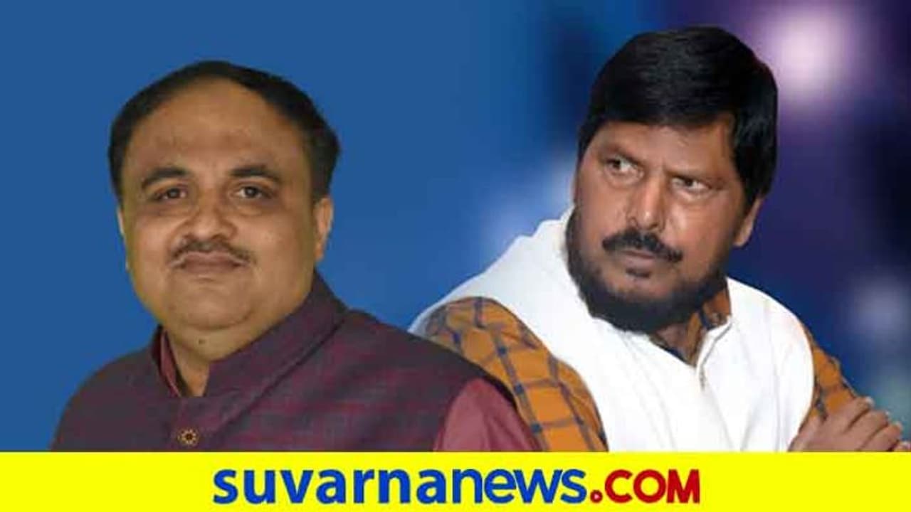 'ಮೋದಿ ಕ್ಯಾಬಿನೆಟ್ನಲ್ಲಿ ಬಿಜೆಪಿಯೇತರ ಮಂತ್ರಿ ರಾಮದಾಸ್ ಅಠಾವಳೆ ಒಬ್ಬರೇ' 'ಮೋದಿ ಕ್ಯಾಬಿನೆಟ್ನಲ್ಲಿ ಬಿಜೆಪಿಯೇತರ ಮಂತ್ರಿ ರಾಮದಾಸ್ ಅಠಾವಳೆ ಒಬ್ಬರೇ'