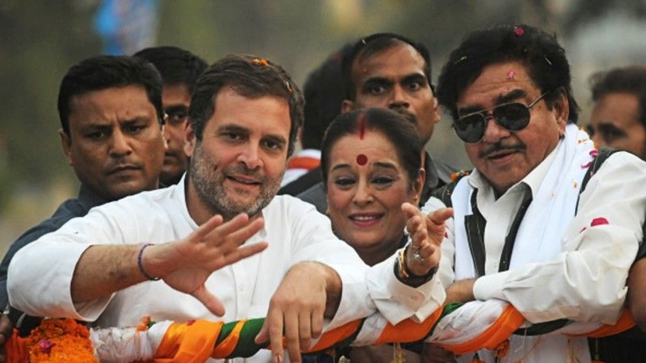 সনিয়া থেকে শত্রুঘ্ন ভোট প্রচারে বিহারে ৩০ মহারথীকে নামাচ্ছে কংগ্রেস সনিয়া থেকে শত্রুঘ্ন ভোট প্রচারে বিহারে ৩০ মহারথীকে নামাচ্ছে কংগ্রেস