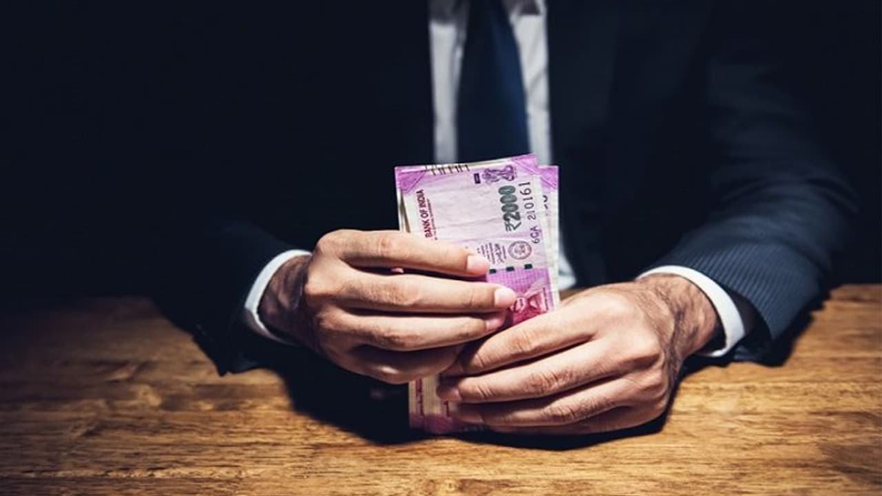 இனி வாரத்தில் 3 நாட்கள் விடுமுறை... சம்பளத்தில் மாற்றம்... புதியவிதிகளை கொண்டு வரும் மத்திய அரசு..! இனி வாரத்தில் 3 நாட்கள் விடுமுறை... சம்பளத்தில் மாற்றம்... புதியவிதிகளை கொண்டு வரும் மத்திய அரசு..!