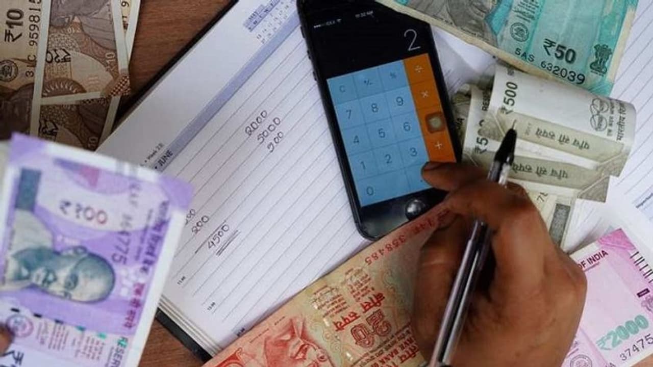 ബാങ്ക് സ്റ്റേറ്റ്മെന്റിനെ നിസ്സാരമാക്കേണ്ട; കൃത്യമായ ഇടവേളകളിൽ പരിശോധിക്കാം ഈ കാര്യങ്ങൾക്ക് വേണ്ടി ബാങ്ക് സ്റ്റേറ്റ്മെന്റിനെ നിസ്സാരമാക്കേണ്ട; കൃത്യമായ ഇടവേളകളിൽ പരിശോധിക്കാം ഈ കാര്യങ്ങൾക്ക് വേണ്ടി