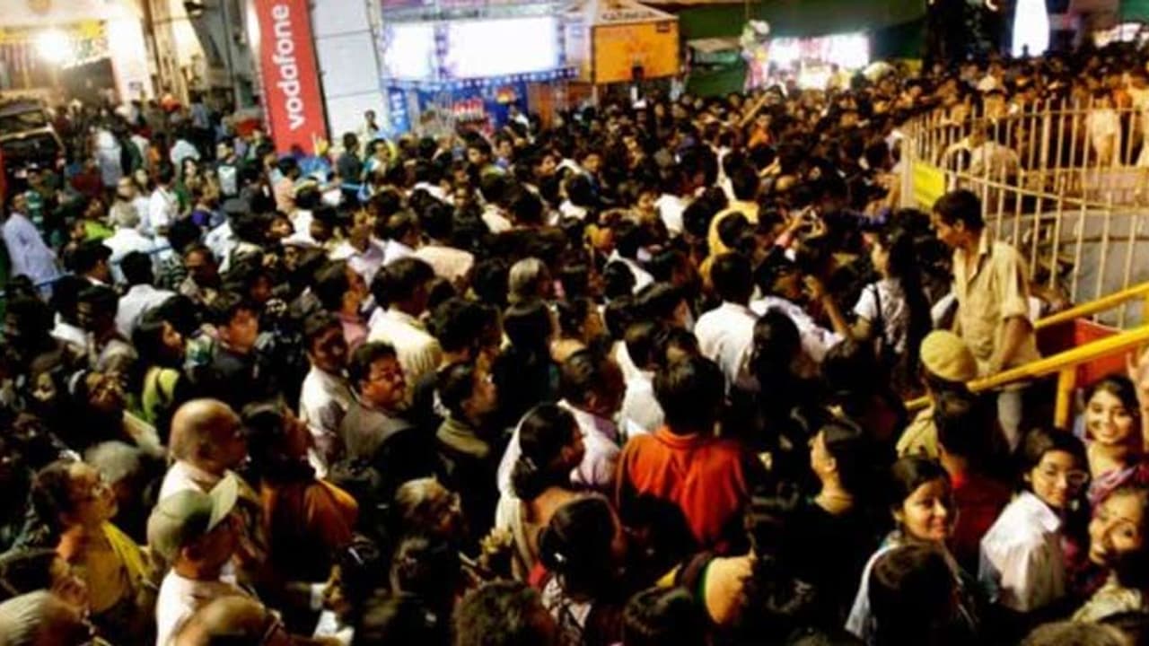 Wary of Covid 19 surge, doctors request Mamata Banerjee to stop crowd gathering at Durga puja pandals Wary of Covid 19 surge, doctors request Mamata Banerjee to stop crowd gathering at Durga puja pandals
