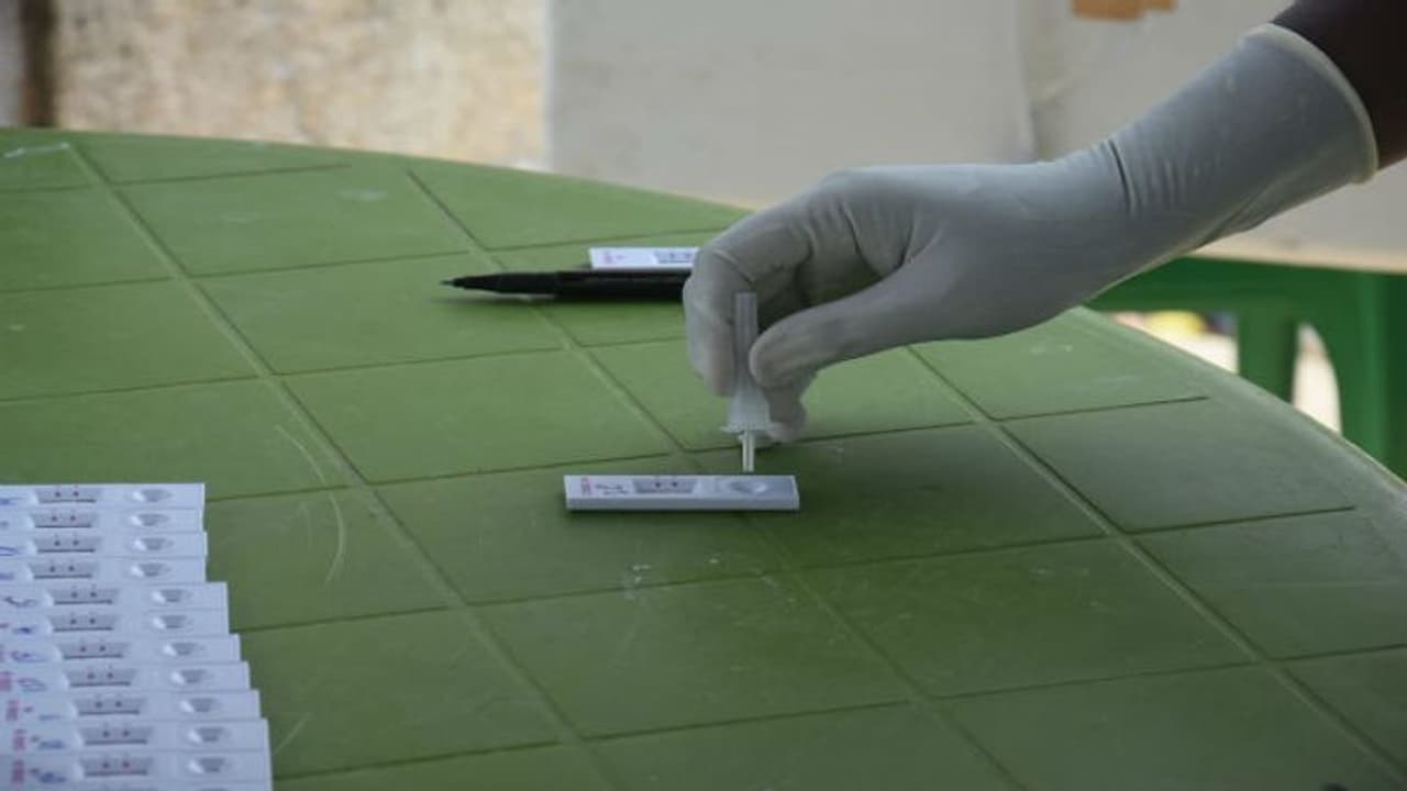 Scientists develop new smartphone-based COVID-19 test which gives results in less than 30 minutes