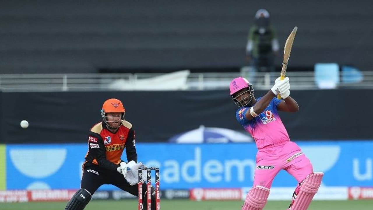 കോലിക്ക് ശേഷം സഞ്ജു; മലയാളി താരത്തിന് അപൂര്വ നേട്ടം, ആഘോഷമാക്കാന് തകര്പ്പന് വീഡിയോ കോലിക്ക് ശേഷം സഞ്ജു; മലയാളി താരത്തിന് അപൂര്വ നേട്ടം, ആഘോഷമാക്കാന് തകര്പ്പന് വീഡിയോ