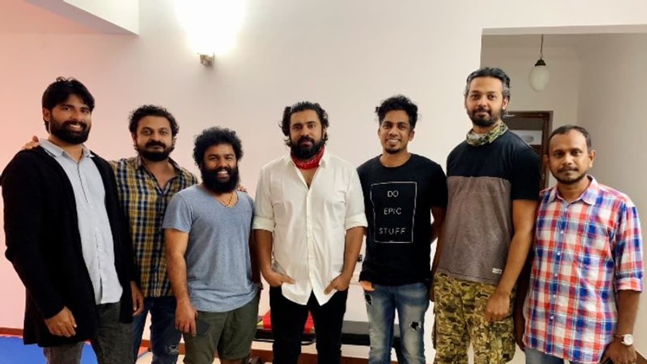 പടവെട്ട് ടീമിനൊപ്പം ജന്മദിനം ആഘോഷിച്ച് നിവിൻ പോളി; വീഡിയോ പടവെട്ട് ടീമിനൊപ്പം ജന്മദിനം ആഘോഷിച്ച് നിവിൻ പോളി; വീഡിയോ