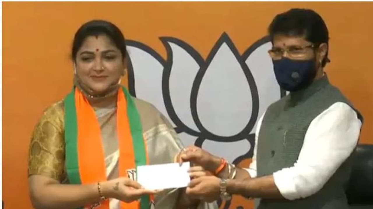 బీజేపీలో చేరిన నటి ఖుష్బూ: ఇదీ ఆమెకు ఆఫర్ బీజేపీలో చేరిన నటి ఖుష్బూ: ఇదీ ఆమెకు ఆఫర్