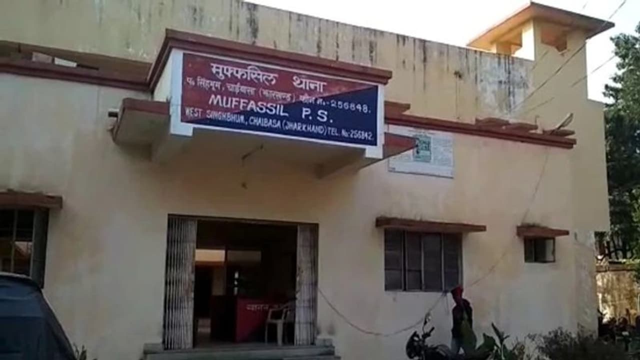 ஹாஸ்டலில் மாணவிகளுக்கு சீண்டல்... பள்ளி முதல்வரை தட்டித் தூக்கிய போலீஸ்....!