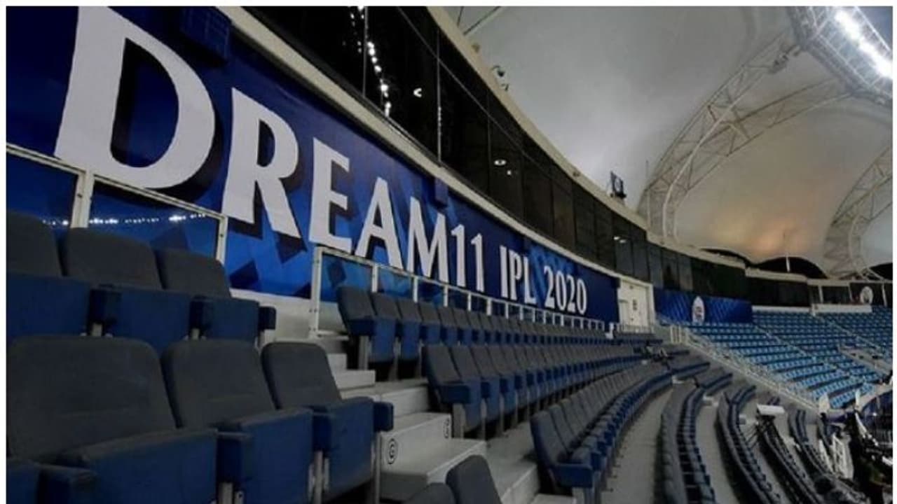 ഐപിഎൽ വാതുവെപ്പിൽ രാജ്യവ്യാപക റെയിഡ്, ലക്ഷങ്ങൾ പിടിച്ചു, നൂറിലധികം പേർ പിടിയിൽ ഐപിഎൽ വാതുവെപ്പിൽ രാജ്യവ്യാപക റെയിഡ്, ലക്ഷങ്ങൾ പിടിച്ചു, നൂറിലധികം പേർ പിടിയിൽ