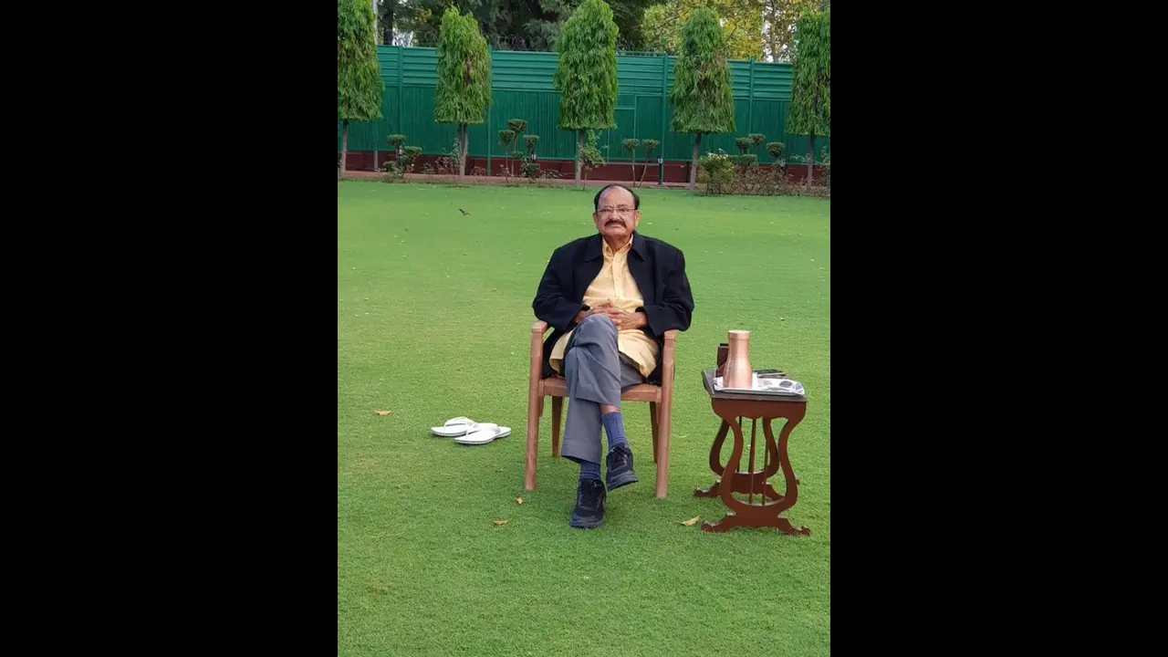 కరోనా నుండి కోలుకొన్న ఉపరాష్ట్రపతి వెంకయ్యనాయుడు కరోనా నుండి కోలుకొన్న ఉపరాష్ట్రపతి వెంకయ్యనాయుడు