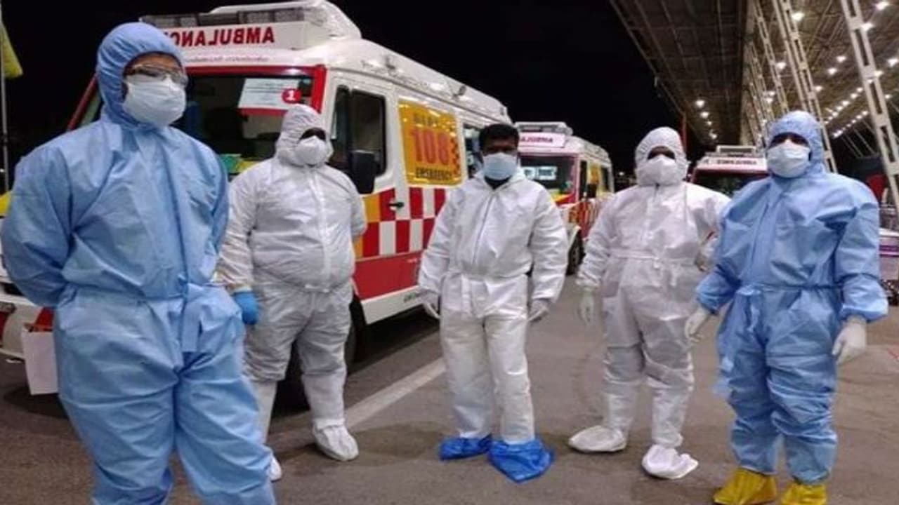 कोरोना: पिछले 24 घंटों में मिले 55 हजार से ज्यादा मामले, स्वास्थ्य मंत्री बोले 2021 में उपलब्ध होंगी वैक्सीन कोरोना: पिछले 24 घंटों में मिले 55 हजार से ज्यादा मामले, स्वास्थ्य मंत्री बोले 2021 में उपलब्ध होंगी वैक्सीन