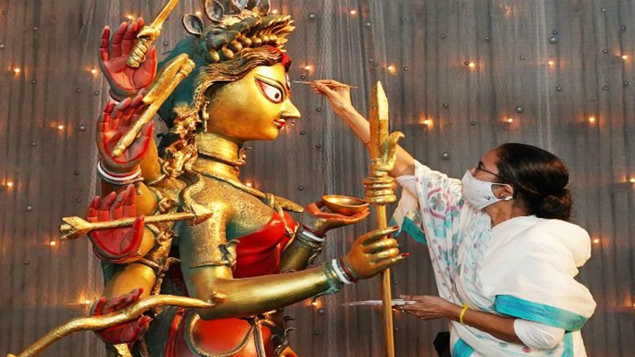 West Bengal CM Mamata Banerjee to inaugurate Durga pujas virtually from October 15