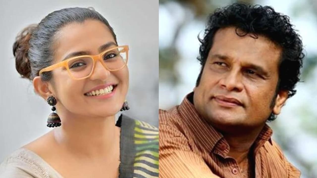 'നാക്ക് പിഴയാണെങ്കില് അത് തിരുത്തേണ്ടത് സ്ത്രീത്വത്തോട് ക്ഷമ ചോദിച്ചാകണം'; പാർവതിയെ പിന്തുണച്ച് ഹരീഷ് പേരടി 'നാക്ക് പിഴയാണെങ്കില് അത് തിരുത്തേണ്ടത് സ്ത്രീത്വത്തോട് ക്ഷമ ചോദിച്ചാകണം'; പാർവതിയെ പിന്തുണച്ച് ഹരീഷ് പേരടി