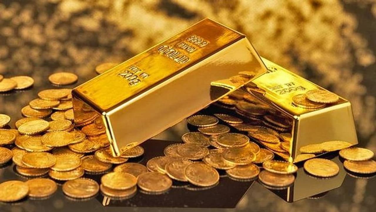 सस्ता हो रहा है सोना, निवेश करने का अच्छा मौका