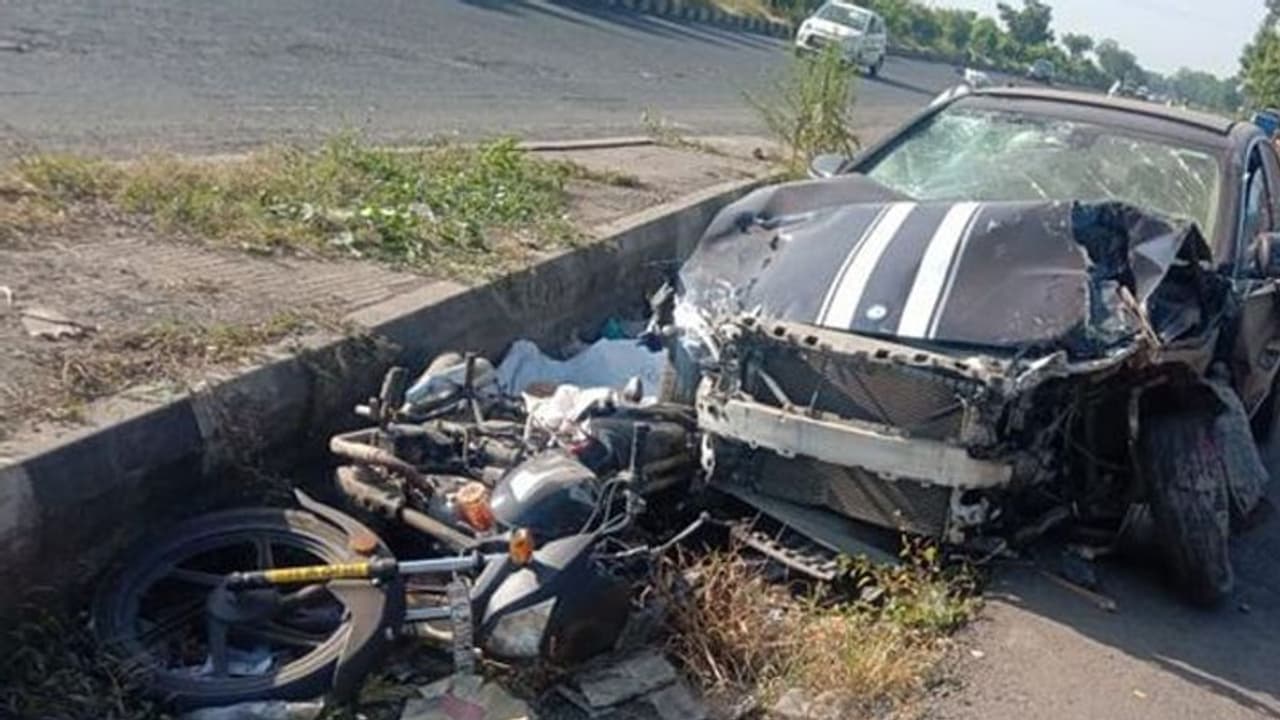 కరోనా కరుణించినా కాటేసిన రోడ్డుప్రమాదం... దంపతుల మృతి కరోనా కరుణించినా కాటేసిన రోడ్డుప్రమాదం... దంపతుల మృతి