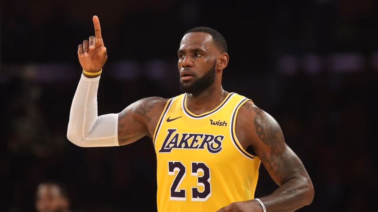 LeBron James sets new NBA record for all time minutes played amid Lakers' tough loss LeBron James sets new NBA record for all time minutes played amid Lakers' tough loss