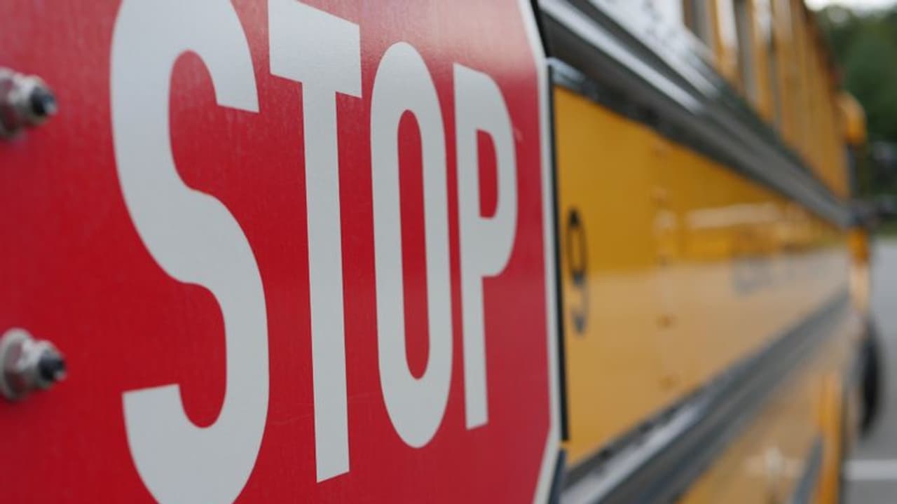 അടുത്ത ടേമില് ബസ് ഫീസും വര്ദ്ധിക്കുമെന്ന് സൂചന; ആശങ്കയോടെ പ്രവാസി രക്ഷിതാക്കള് അടുത്ത ടേമില് ബസ് ഫീസും വര്ദ്ധിക്കുമെന്ന് സൂചന; ആശങ്കയോടെ പ്രവാസി രക്ഷിതാക്കള്