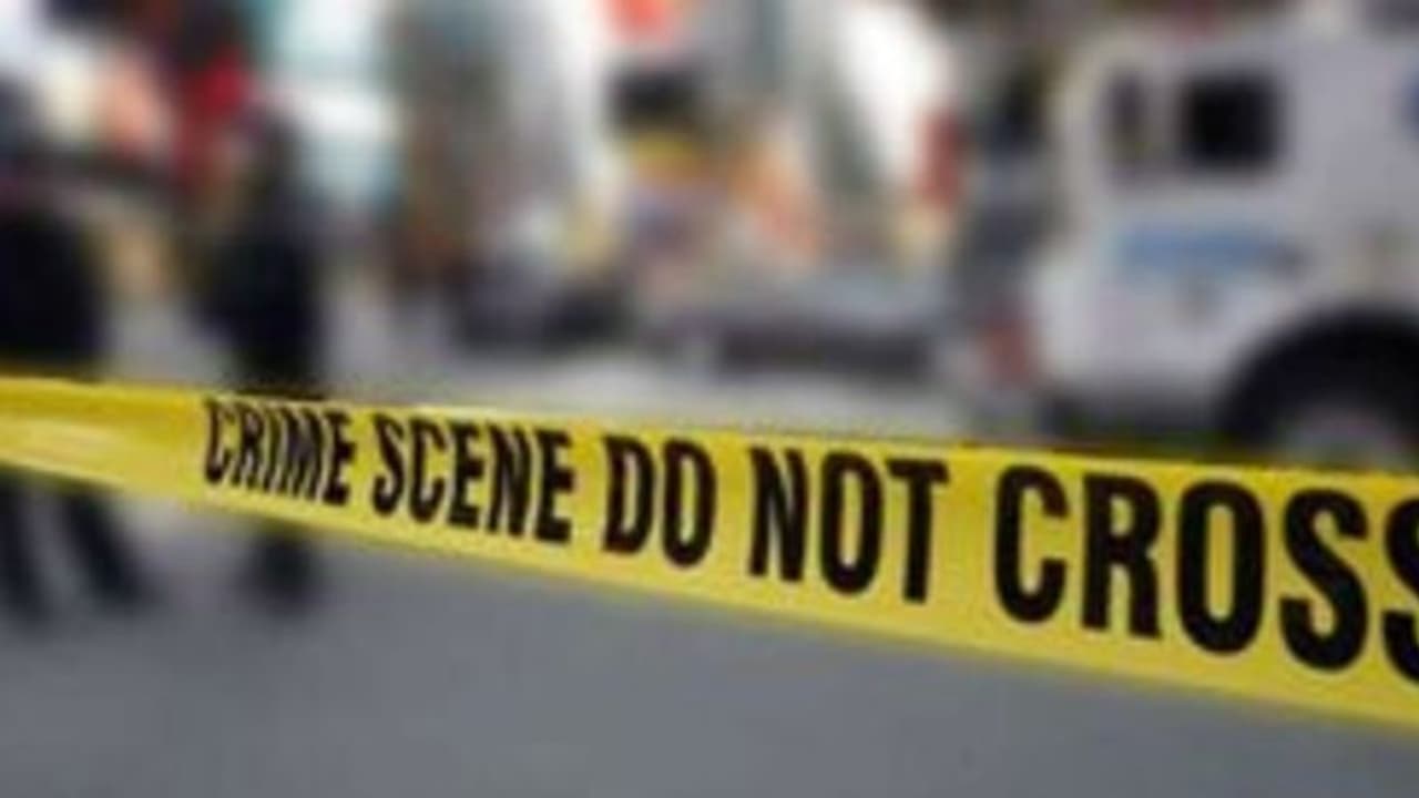 పండుగ రోజున విషాదం: ప్రియురాలి సమాధి వద్ద ప్రియుడి ఆత్మహత్య పండుగ రోజున విషాదం: ప్రియురాలి సమాధి వద్ద ప్రియుడి ఆత్మహత్య