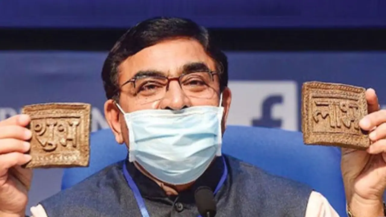 गोबर से बनी चिप मोबाइल रेडिएशन और बीमारियों से बचाएगी, इस दीपावली चीनी दीयों से बचें NKC चेयरमैन