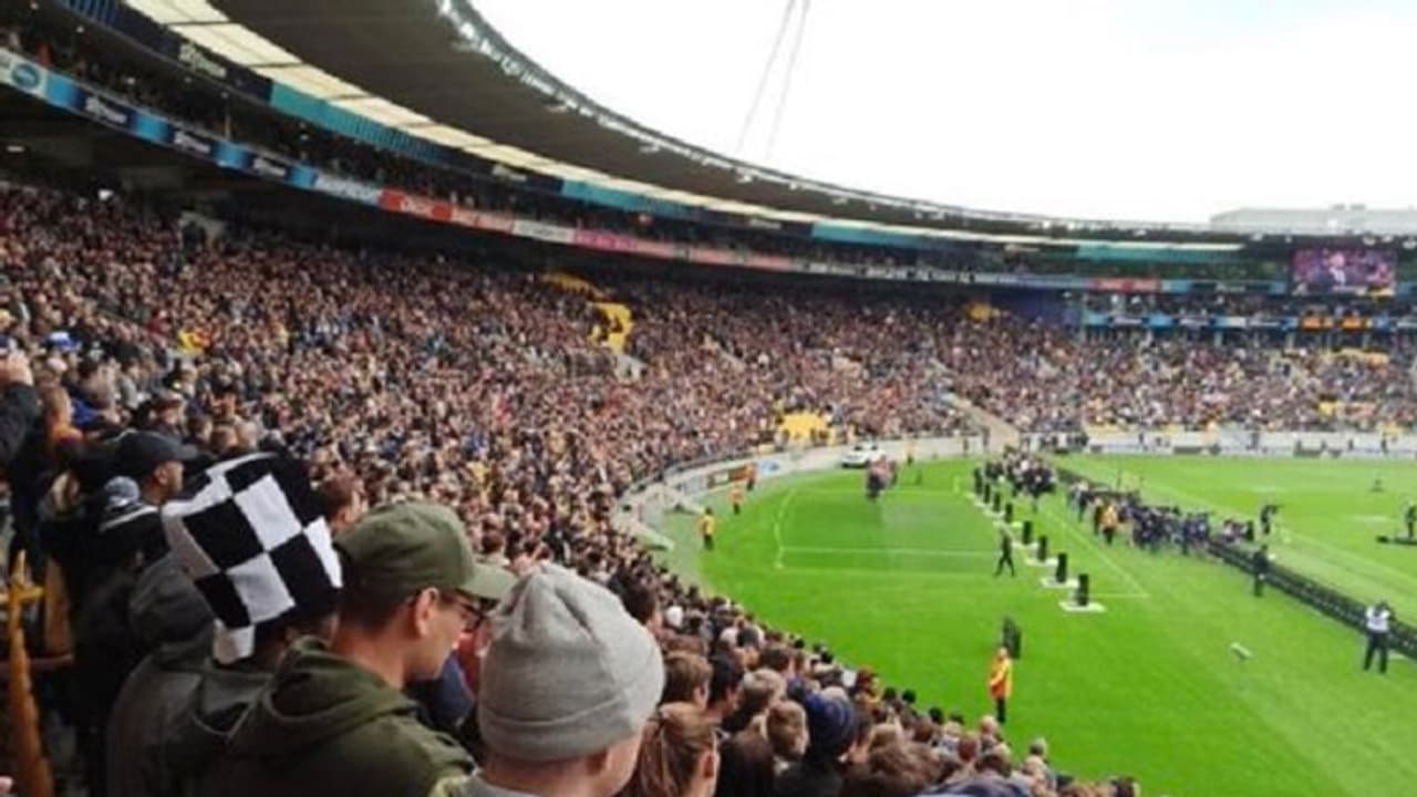 ಮಾಸ್ಕ್ ಹಾಕದೇ ಪಂದ್ಯ ವೀಕ್ಷಿಸಿದ 30ಸಾವಿರ ಫ್ಯಾನ್ಸ್: 7 ತಿಂಗಳ ಬಳಿಕ ದಾಖಲೆ!