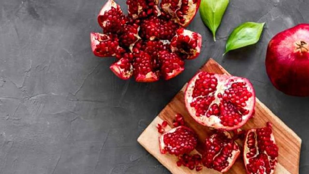 മാതളം കഴിക്കണമെന്ന് പറയുന്നതിന്റെ കാരണം ഇതാണ് മാതളം കഴിക്കണമെന്ന് പറയുന്നതിന്റെ കാരണം ഇതാണ്