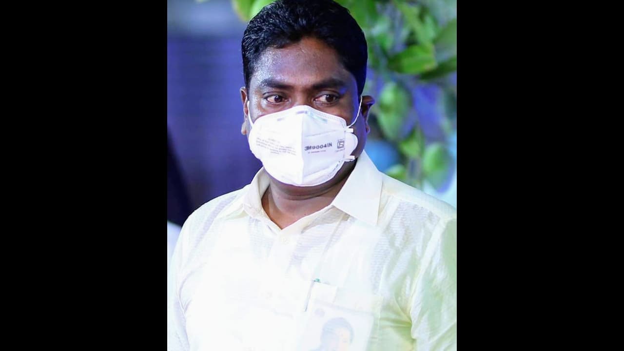 ஜாதியை மையப்படுத்தி தகாத வார்த்தையால் திட்டிய அமைச்சர் பென்சமின்... 2 பிரிவுகளில் வழக்குப் பதிவு..! ஜாதியை மையப்படுத்தி தகாத வார்த்தையால் திட்டிய அமைச்சர் பென்சமின்... 2 பிரிவுகளில் வழக்குப் பதிவு..!