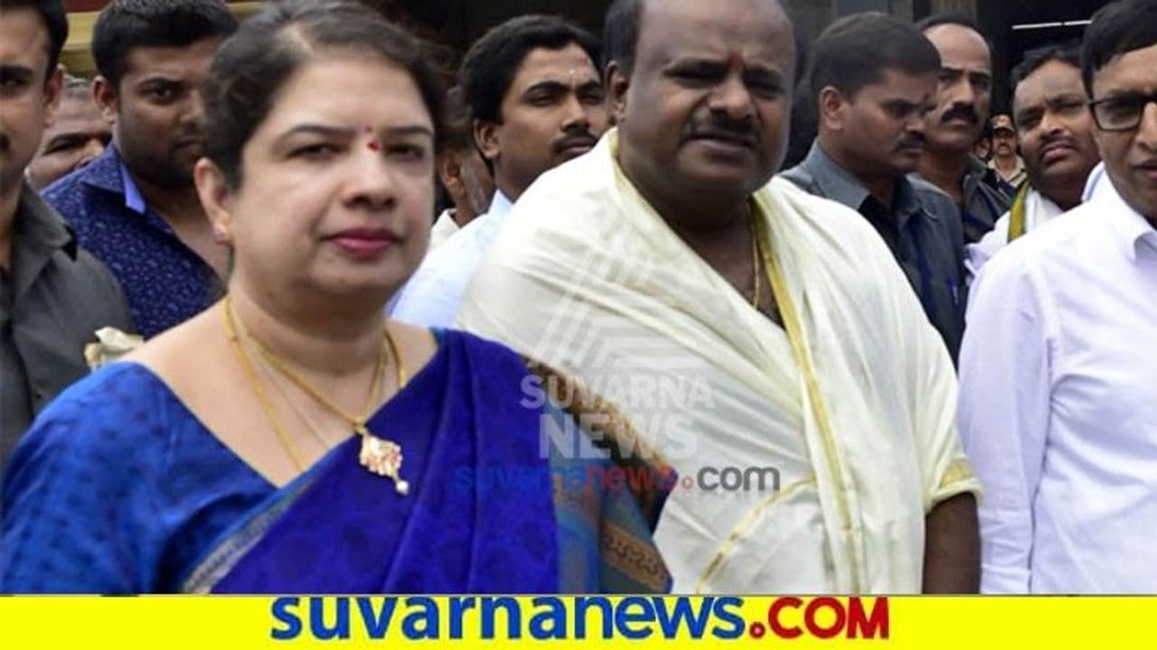 ಮತ್ತೆ ಸ್ವ ಕ್ಷೇತ್ರಕ್ಕೆ ಹೋದ್ರು ಅನಿತಾ : ಇದೇ ವೇಳೆ ವಾರ್ನಿಂಗ್ ಕೊಟ್ರು ಮತ್ತೆ ಸ್ವ ಕ್ಷೇತ್ರಕ್ಕೆ ಹೋದ್ರು ಅನಿತಾ : ಇದೇ ವೇಳೆ ವಾರ್ನಿಂಗ್ ಕೊಟ್ರು