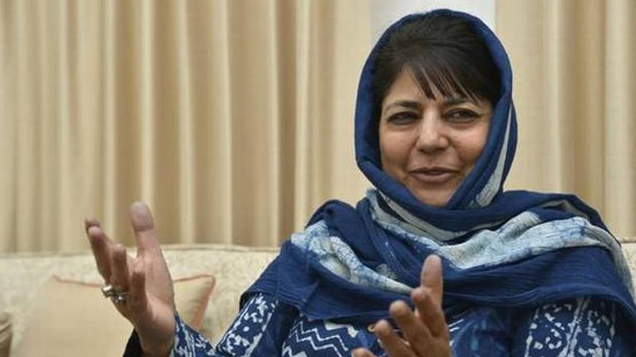 महबूबा का मोदी पर तंज: अटल जी ने राजधर्म निभा Jammu Kashmir को संभाला, अब नेता गोडसे का कश्मीर बना रहे